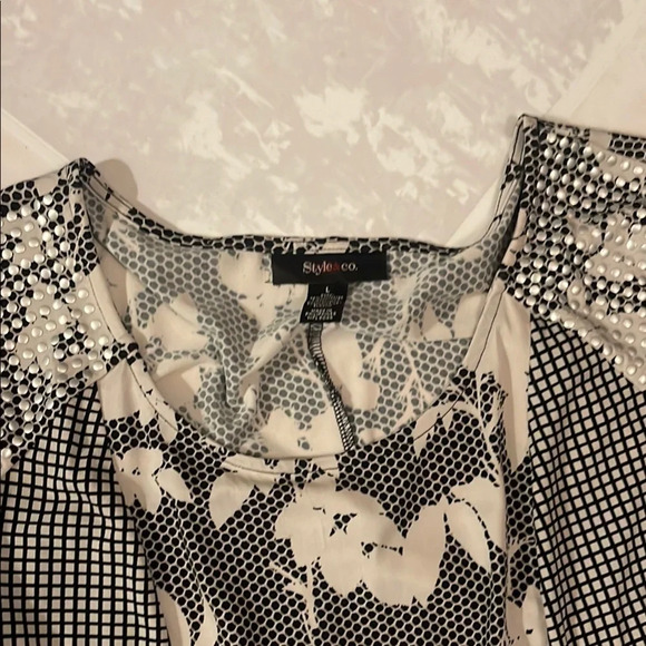Asymmetrical Black and White 3/4 Sleeve Blouse with Mixed Patterns - Picture 3 of 5